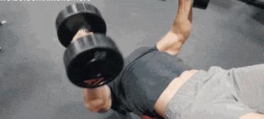 练胸肌哑铃只能卧推吗,练胸肌需不需要大重量