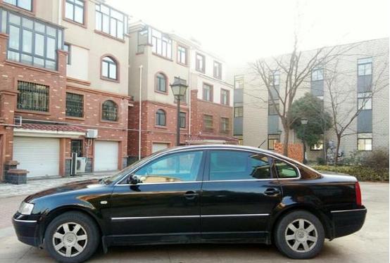 小伙花三十万买豪华大巴,小伙花3万买了辆摩托车