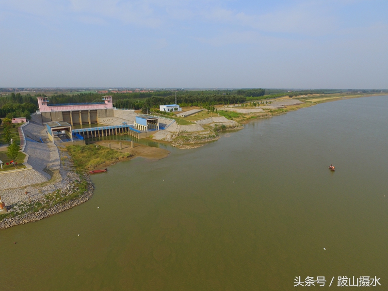 黄河入海的壮观景象航拍,航拍黄河瀑布全景图