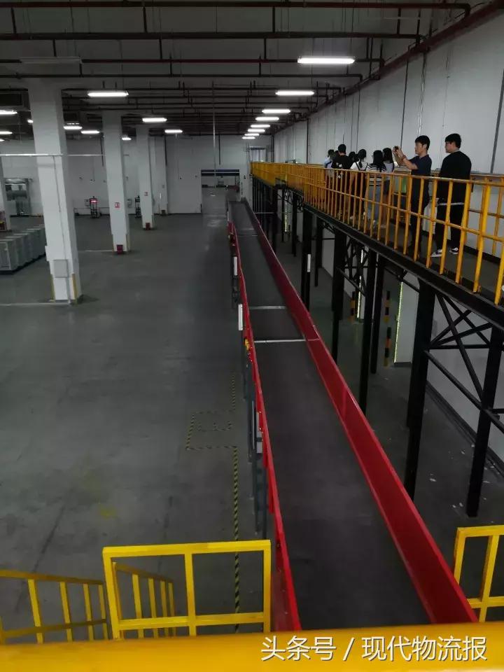 记者探访京东机器人分拣,京东首个无人分拣中心在哪里