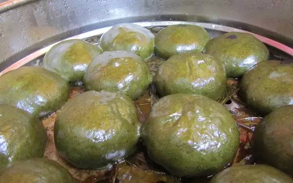 艾草煮水洗头能治银屑病吗,用艾草水洗头后长出头发