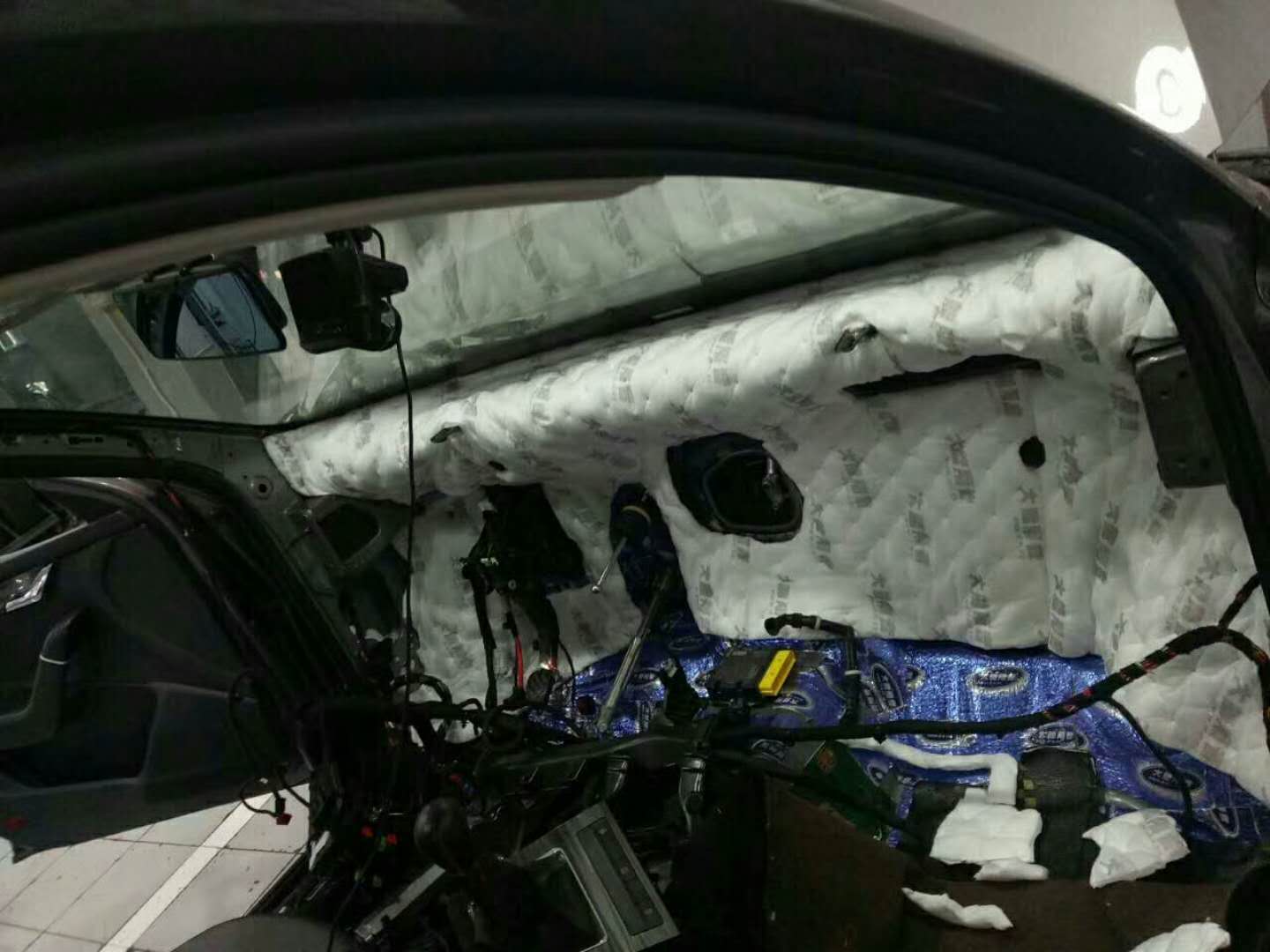 斯柯达明锐汽车隔音、含挡火墙，难以忍受的车内异味得到解决