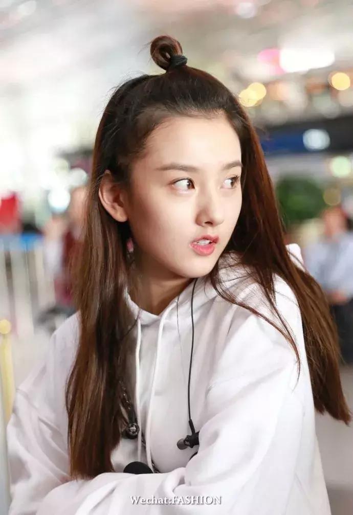 刘诗诗唐嫣甜蜜日常,一入秋便是深秋