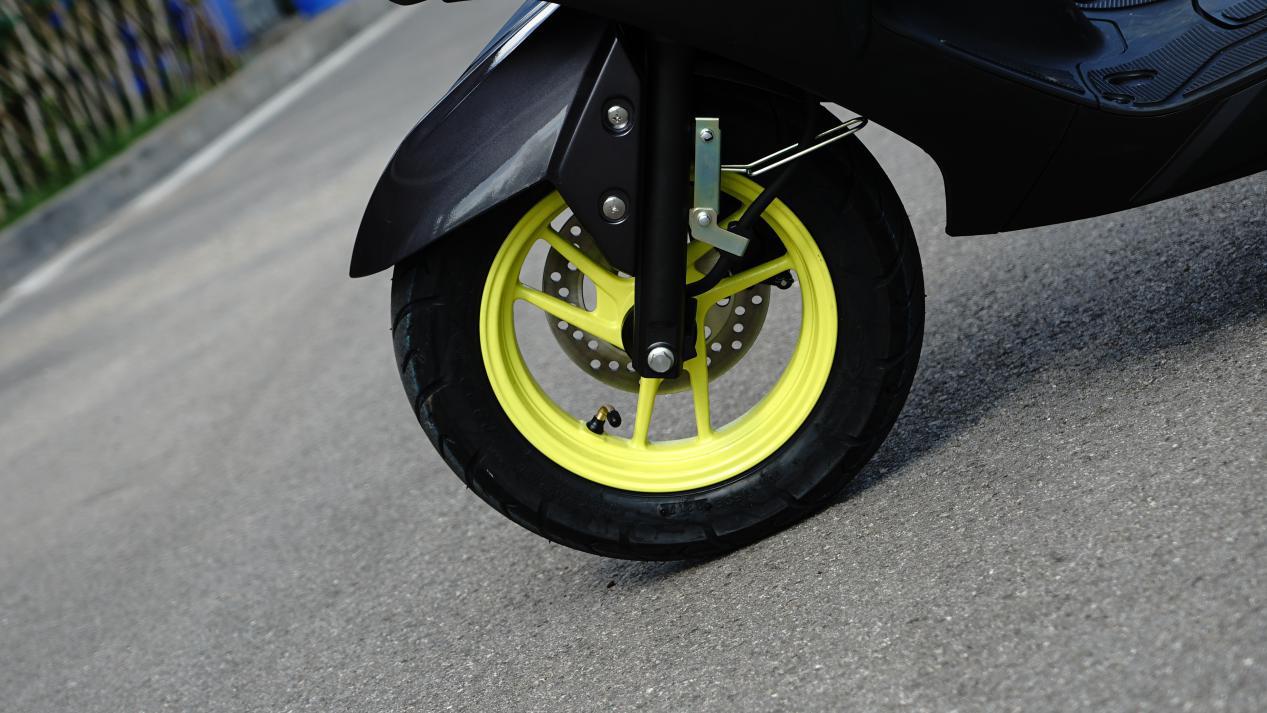 20款福喜125踏板评测,操控性好的本田125踏板车