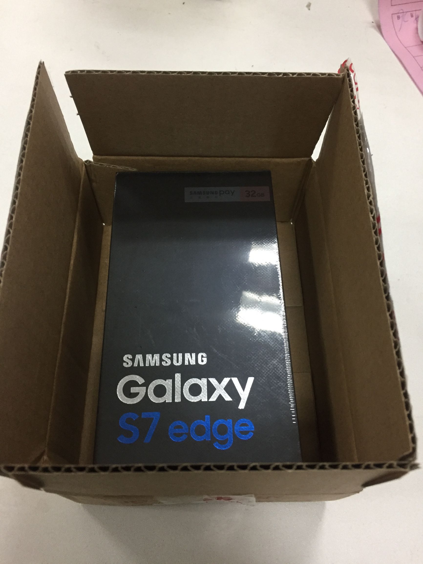 三星s7edge荧光粉,二手三星s7edge值得购买吗