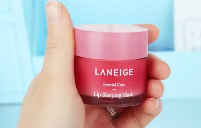 用TA一抹唇部就像打了玻尿酸！水光唇小心机有这么厉害？