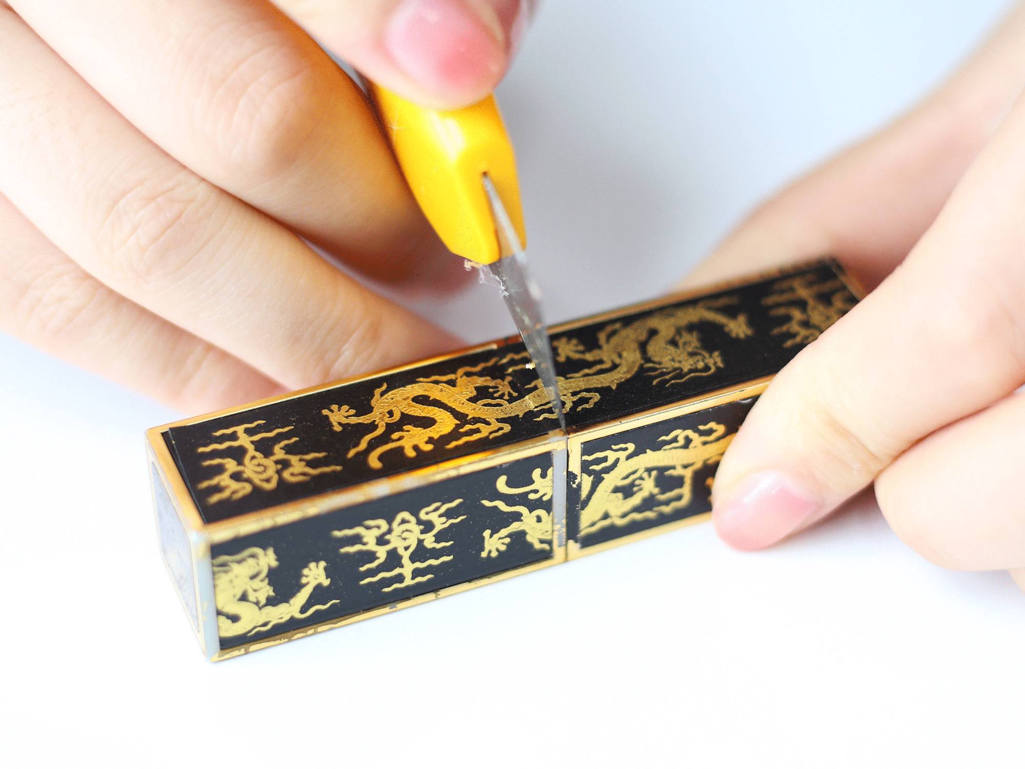 我在故宫修文物的主题海报的寓意,我在故宫修文物海报用的什么字体