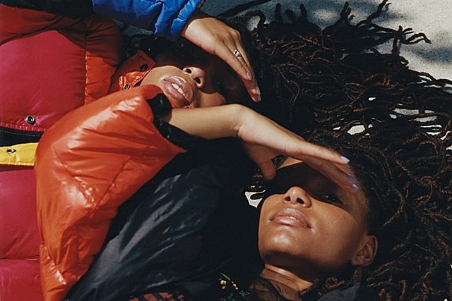 颜值低下“黑人姐妹花”当红时尚宠儿，聪明的从模仿Beyoncé开始