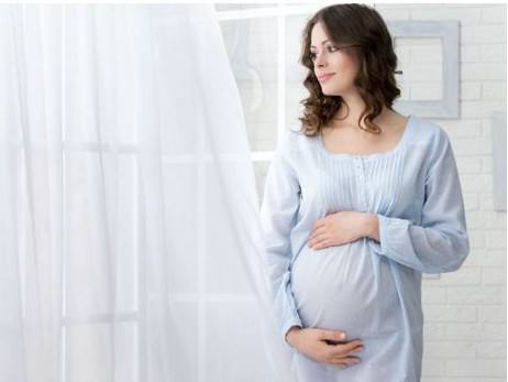 孕期下肢水肿很正常,孕期水肿右腿比左腿严重