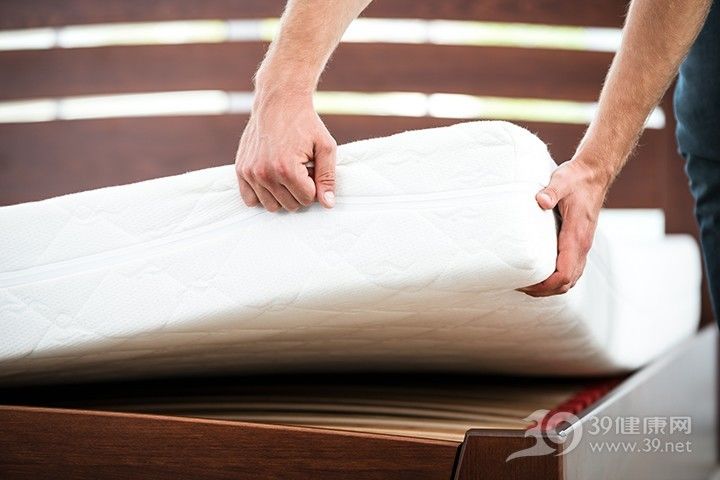 乳胶床垫偏硬的好还是偏软的好,40岁睡硬床垫好还是软床垫好