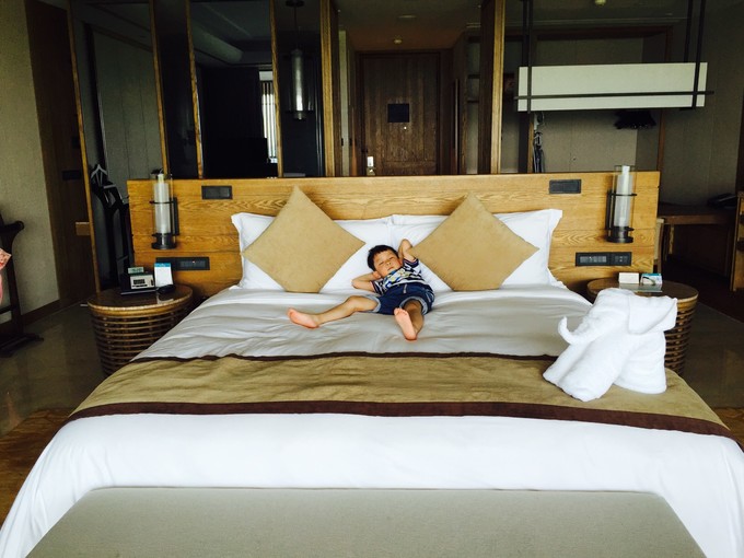 我们和孩子一起去三亚旅行,一大两小亲子三亚游