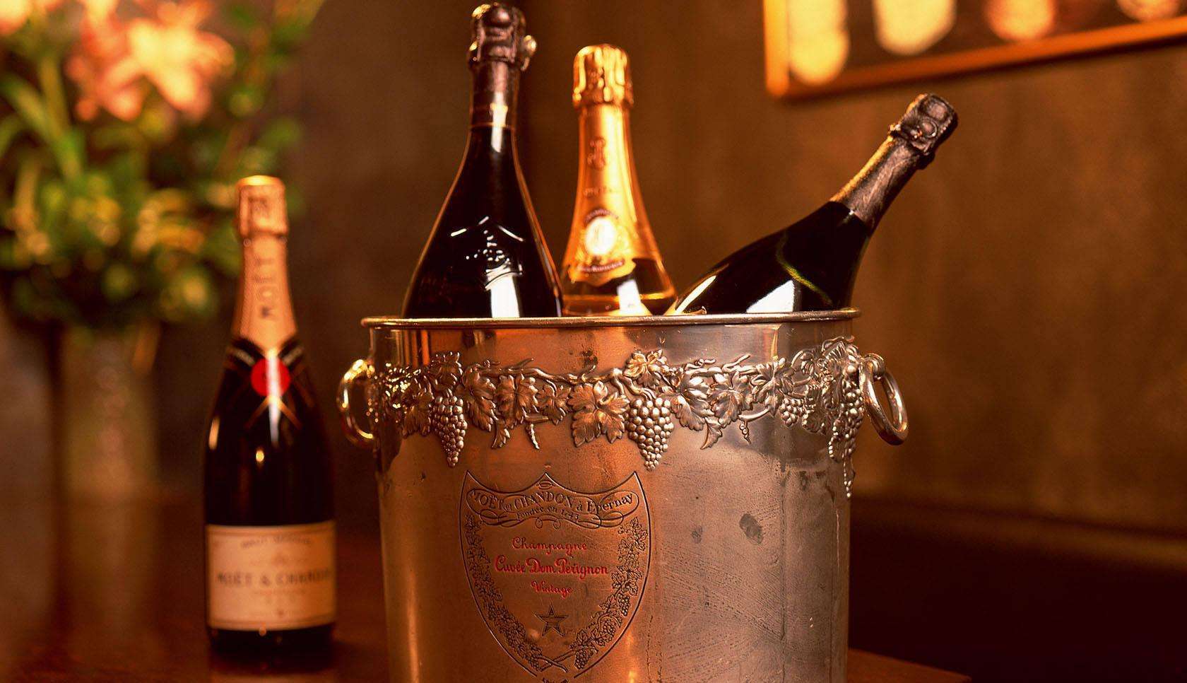 葡萄酒的真假鉴别,干红葡萄酒鉴别真假