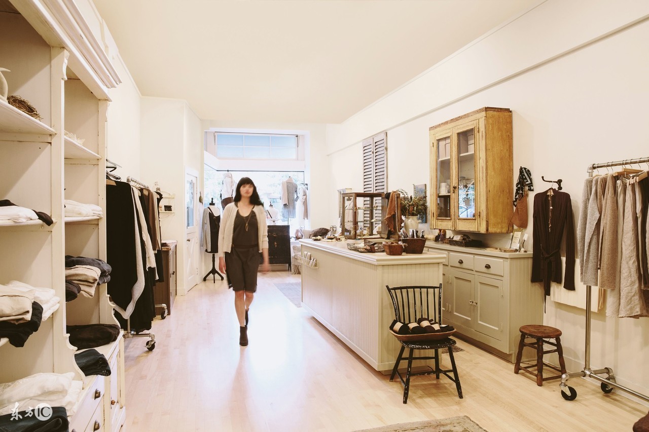 现在开什么样的服装店前景好,现在开什么样的服装店才能赚钱