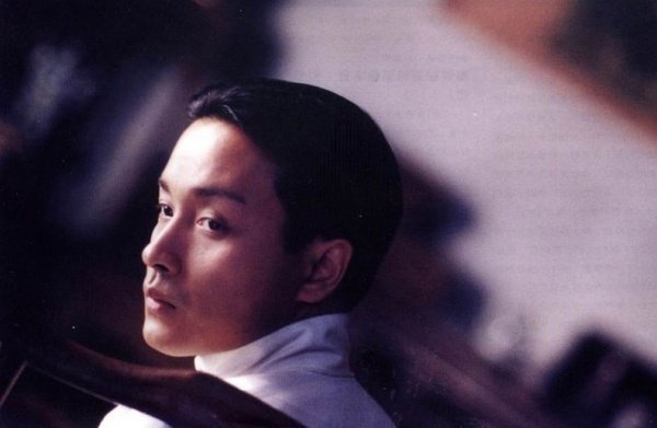 张国荣周星驰谁更有地位,张国荣与周星驰影响力