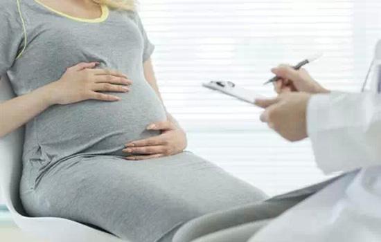 怀孕四个月肚子胀胀的是怎么回事,怀孕四个月了肚子一点都看不出来