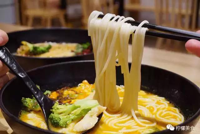 30元一碗的米线是真的吗,30块钱一碗米线贵吗