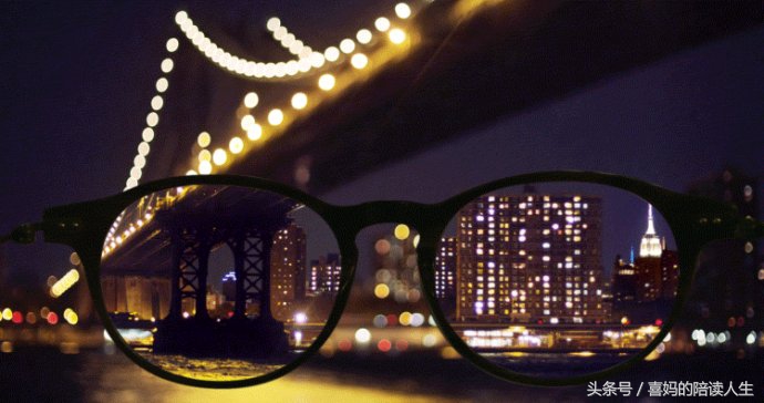 对不起宝贝妈妈没照顾好你,孩子戴上了近视镜