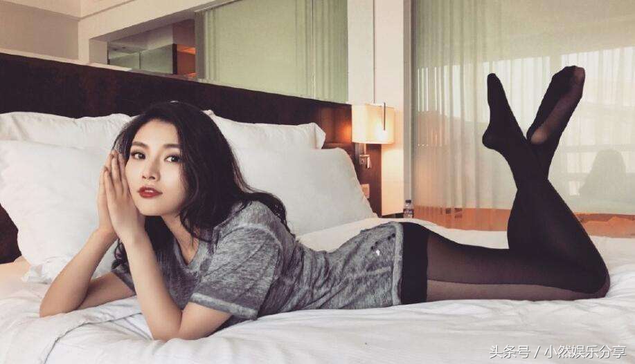 20岁出道，后凭借着热播网剧大红，今合作甄子丹刘德华作品卖5亿