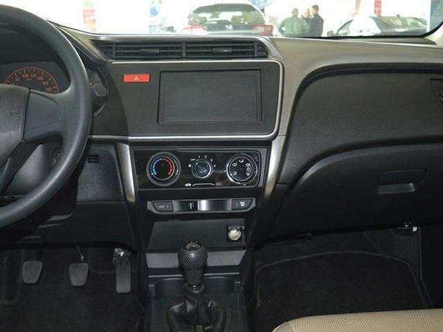 小伙花6万买台二手车,小伙花8万买辆本田