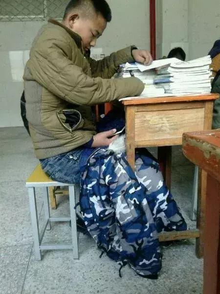 适合课堂玩的课堂游戏,老师上课玩游戏的视频