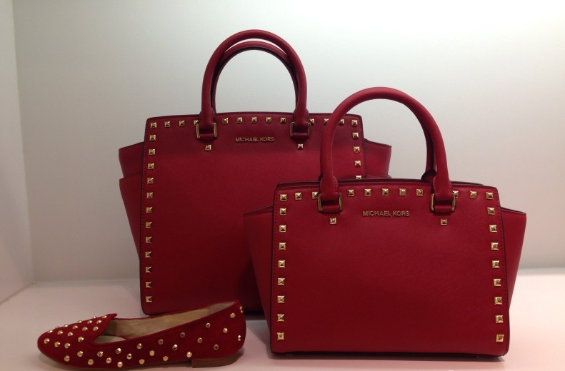 有哪些轻奢女包,值得买的轻奢女包