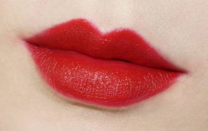 有热门色，也有冷门色，这20支是我最近爱用的口红~