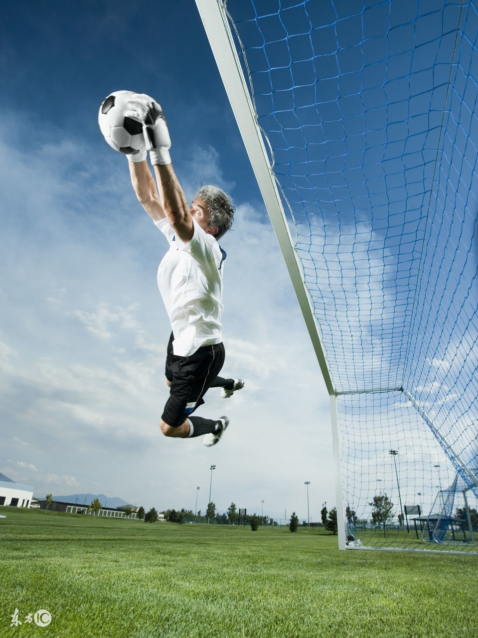 好看的足球素材图片在哪里找,足球壁纸4k超清全面屏