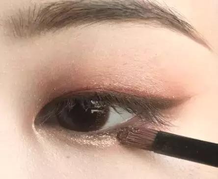 单眼皮厚眼皮推荐的眼影,适合单眼皮的大牌眼影