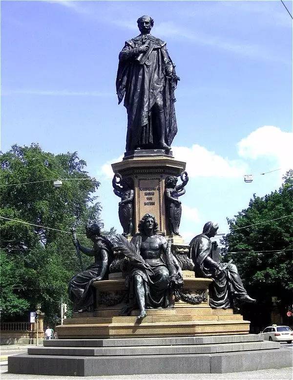 慕尼黑完整版多少分钟,慕尼黑空难详解