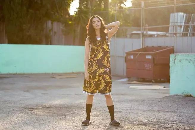 权志龙鞋子小雏菊3.0混色,权志龙鞋子直播完整视频