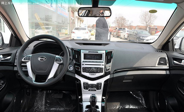 比亚迪秦EV300/e5上市售22.98-30.98万