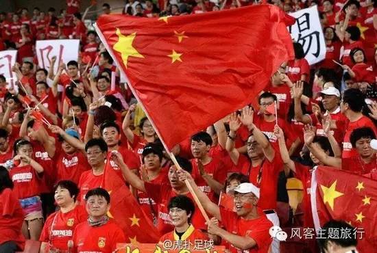 特么别扯道德绑架，难道中国人不支持中国队？