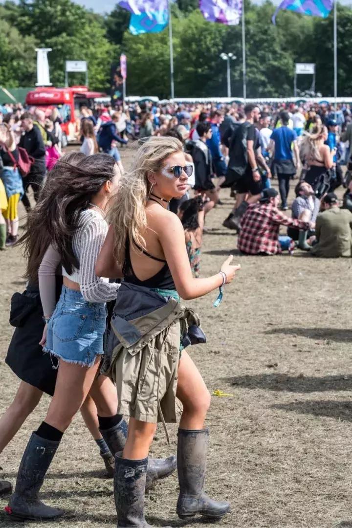 曼彻斯特原声无配乐,曼彻斯特曼联队歌