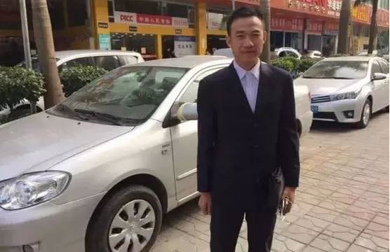 14年在服装厂做学徒500元一个月,制衣厂做了十年的老员工