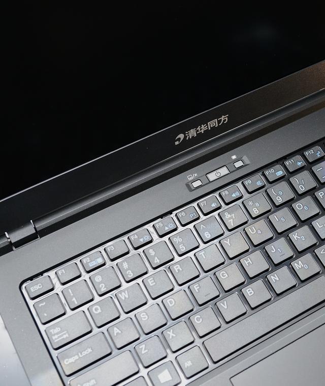 举重若轻：清华同方夜鹰商务本锋锐X30-M体验谈