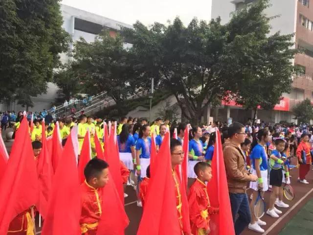 学校运动会第一名是谁,运动会第一名学生表演