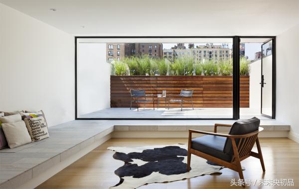 一边有垭口一边没垭口怎么做门套,垭口和门不选一个色好吗