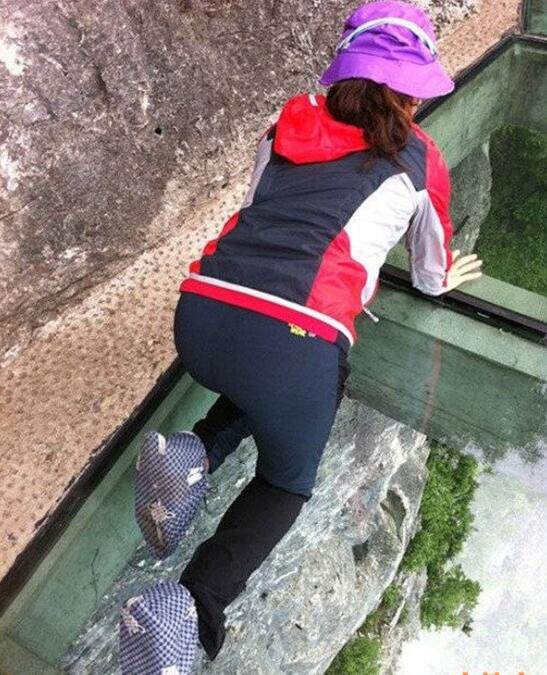 最吓人的十大旅游景点中国,玉屏山玻璃栈道特效吓人视频