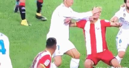 c罗挠脸裁判视频,内马尔和c罗赛后痛哭