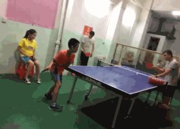 初学正手攻和步法，需要注意的几个要点！-乒乓找教练