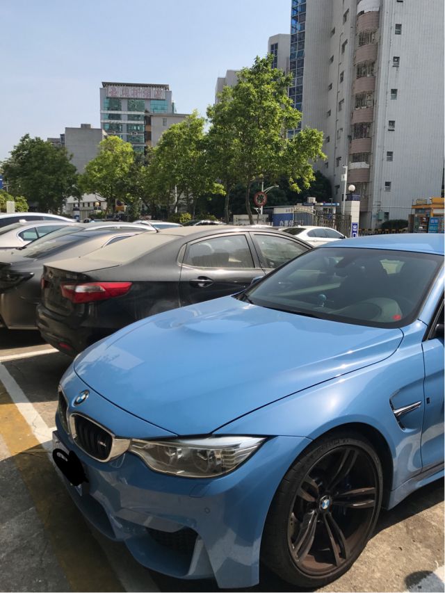 宝马m4敞篷版黑武士提车作业,m4宝马阿布扎比蓝