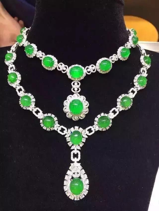 翡翠之美超凡脱俗,翡翠之美