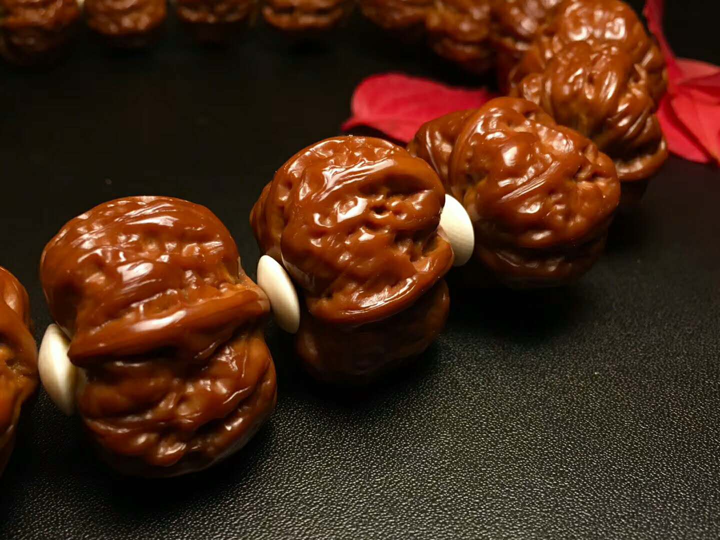 三种常见的核桃串,野生小核桃串什么样的好