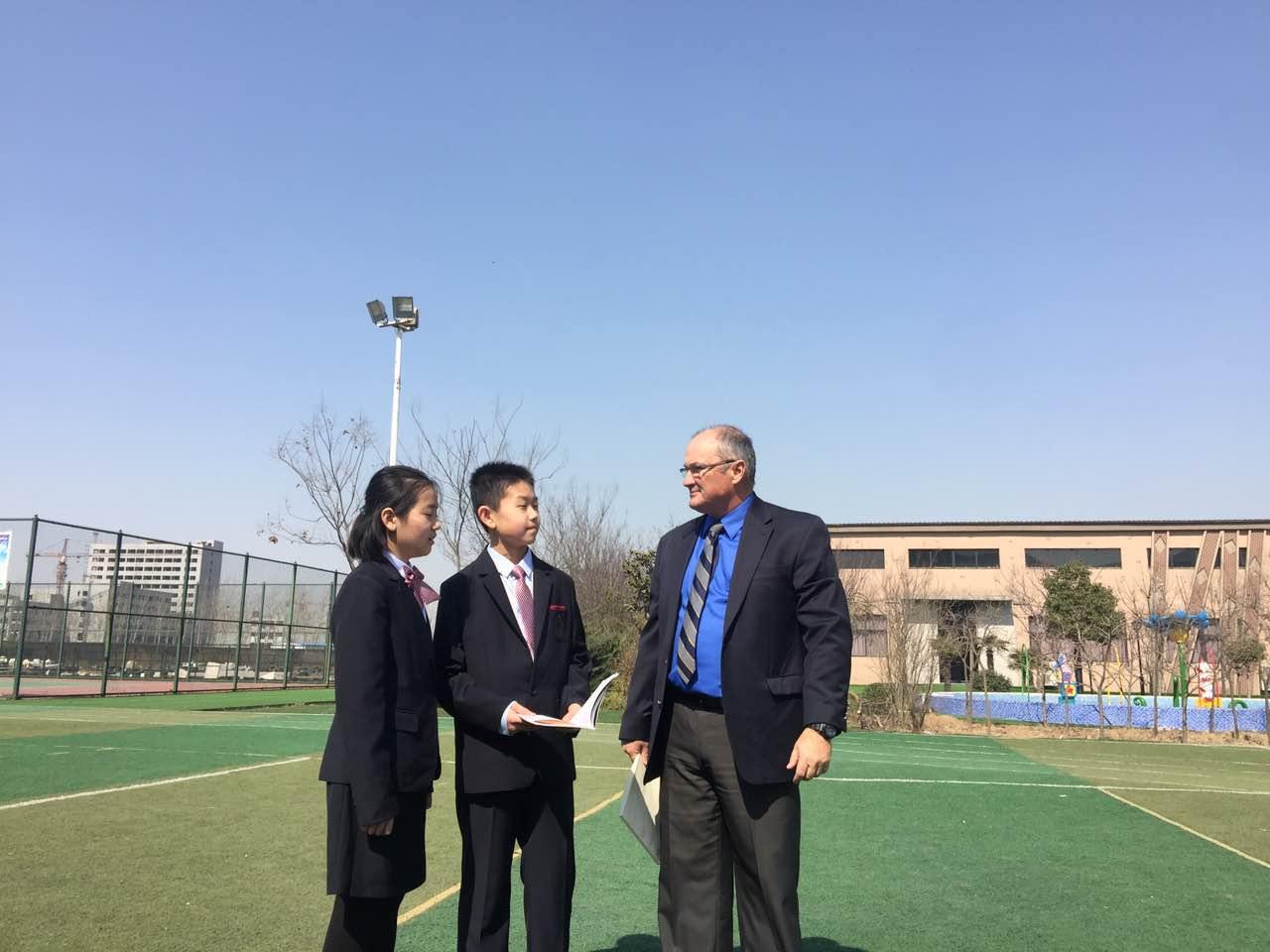 初中的校服是真的好看,初中生校服好看吗