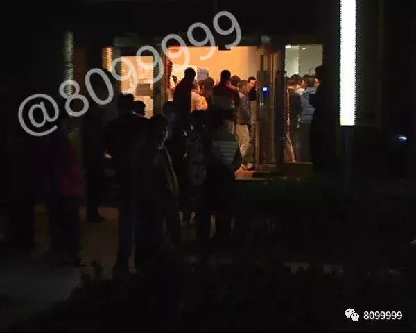 停车惹纠纷业主保安动了手,停车场保安与业主起冲突致死