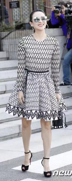 马伊琍大衣造型,高级感风衣女马伊琍同款