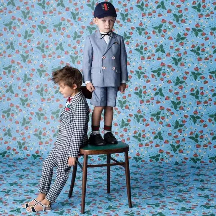 pantone流行色衣服,pantone2022流行色服装搭配