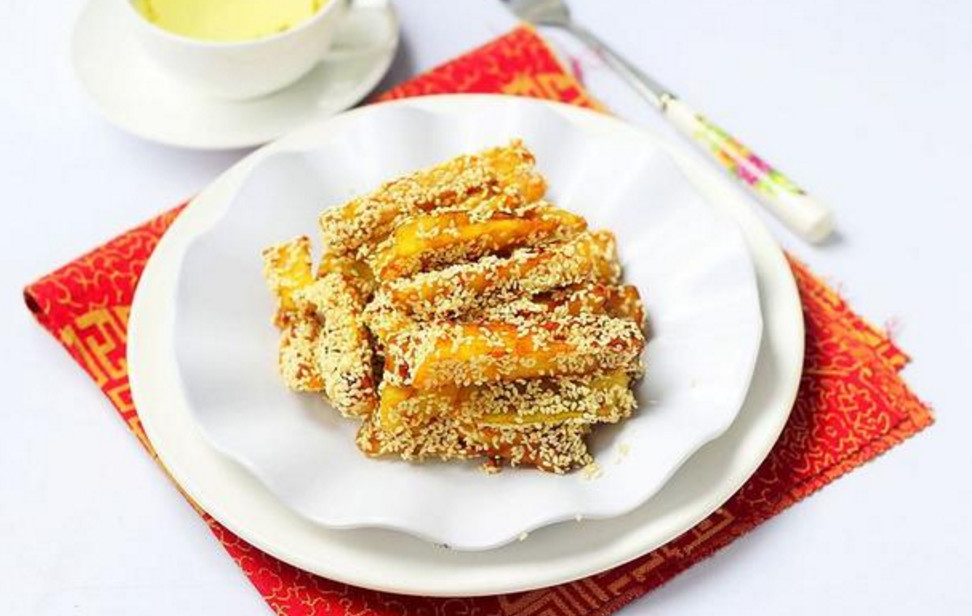 油炸脆皮茄子条外焦里嫩,油炸茄子丝外酥里嫩