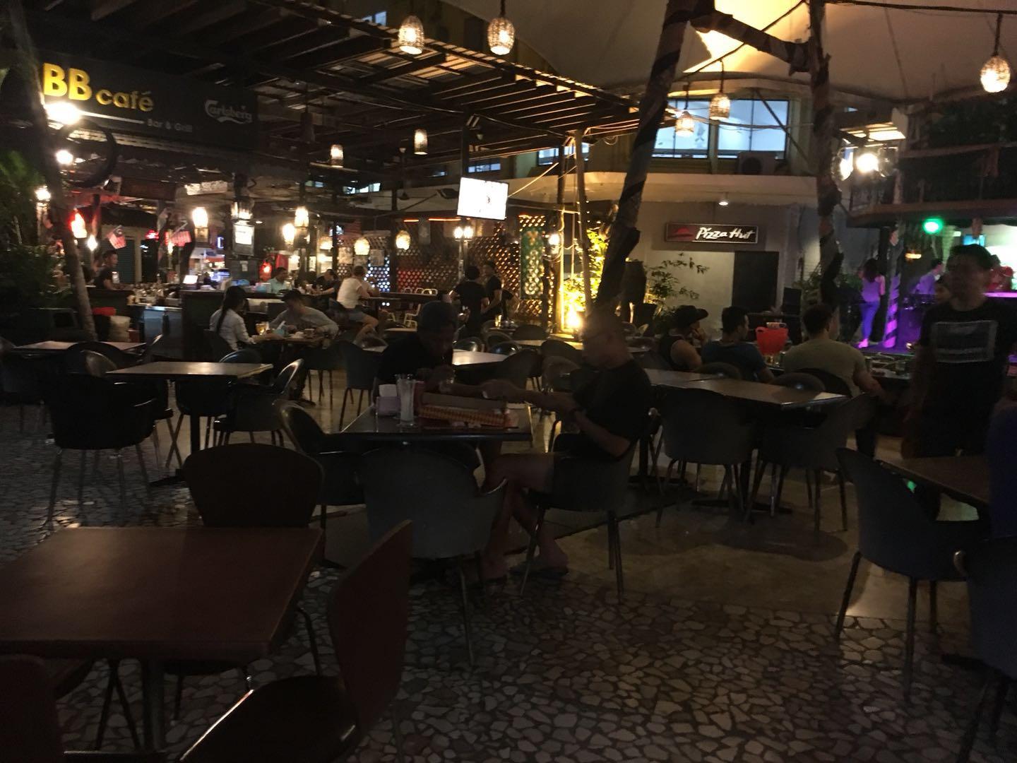 在马来西亚的沙巴码头，中国女生很受欢迎