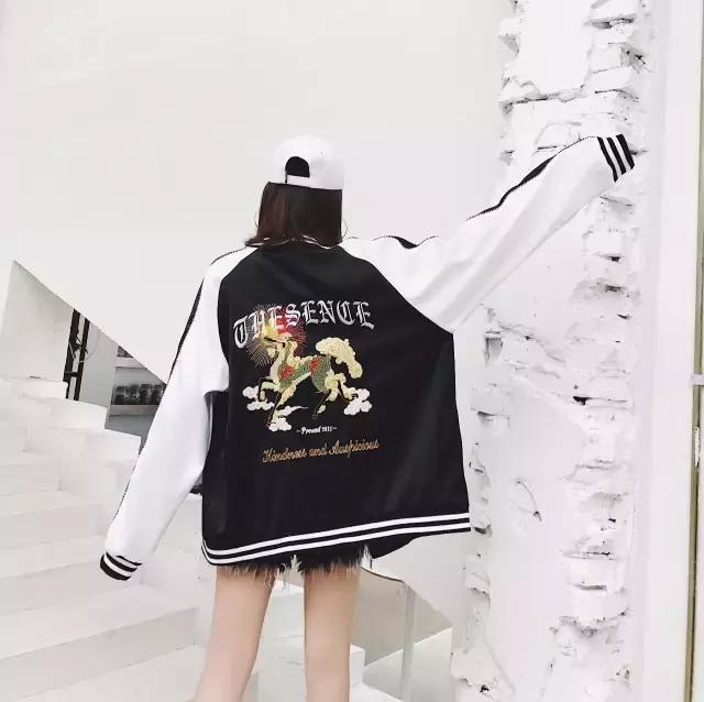 某宝好看衣服店铺推荐,好看不贵的潮牌店